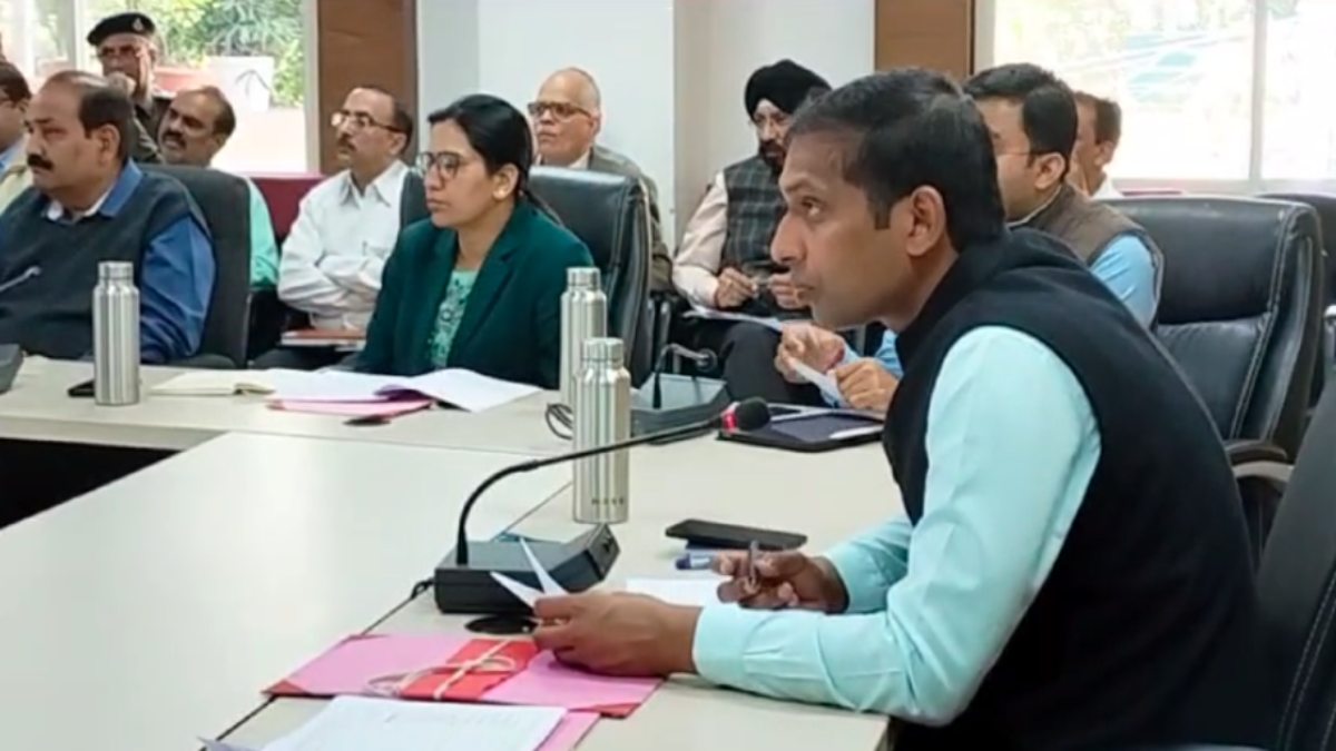 कलेक्टर ने दिखाई सख्ती: SDM और विभाग प्रमुखों को क्षेत्र का भ्रमण करने के दिए निर्देश, नहीं जाने वालों के 7 दिन का वेतन काटने की चेतावनी