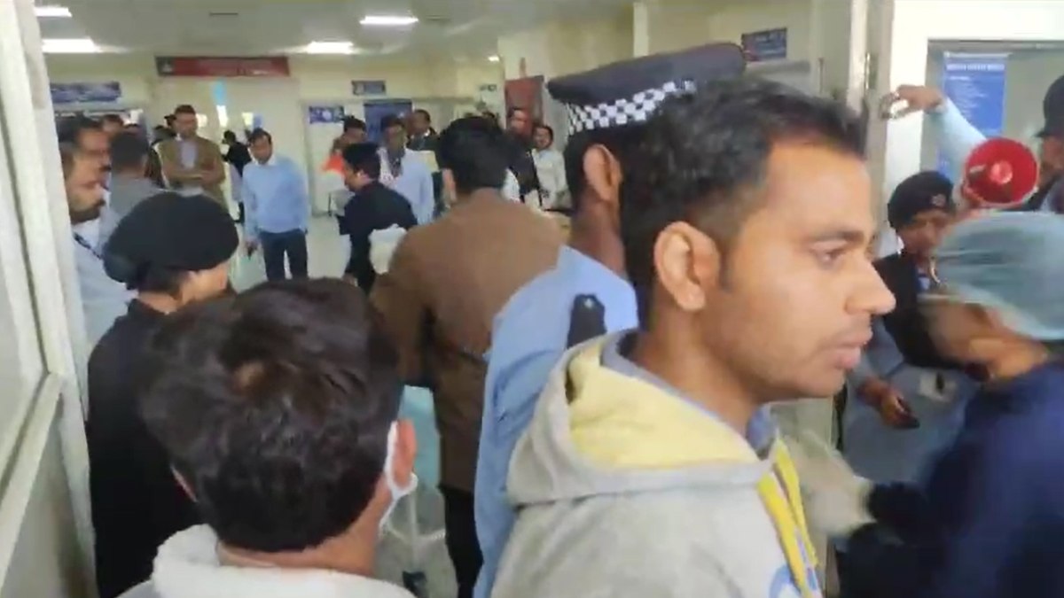 Harda Factory Explosion: हरदा से घायलों को लेकर पहली एंबुलेंस पहुंची भोपाल, महिला का दायां हाथ कंधे के पास से कटा, हालत नाजुक