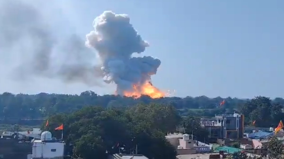 Harda Pataka Factory: 4.25 एकड़ में फैली थी पटाखा फैक्ट्री, IG ने कहा- आरोपियों की मांगी जाएगी रिमांड, विपक्ष विधानसभा में उठाएगा मुद्दा