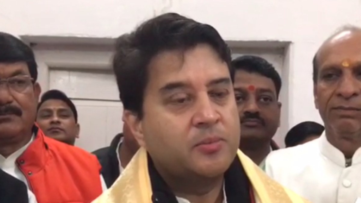 सिंधिया के ढोल बजाकर नाचने का मामला: केंद्रीय मंत्री ने किया पलटवार, कहा- कांग्रेस अब ट्विटर तक ही सीमित रह गई है