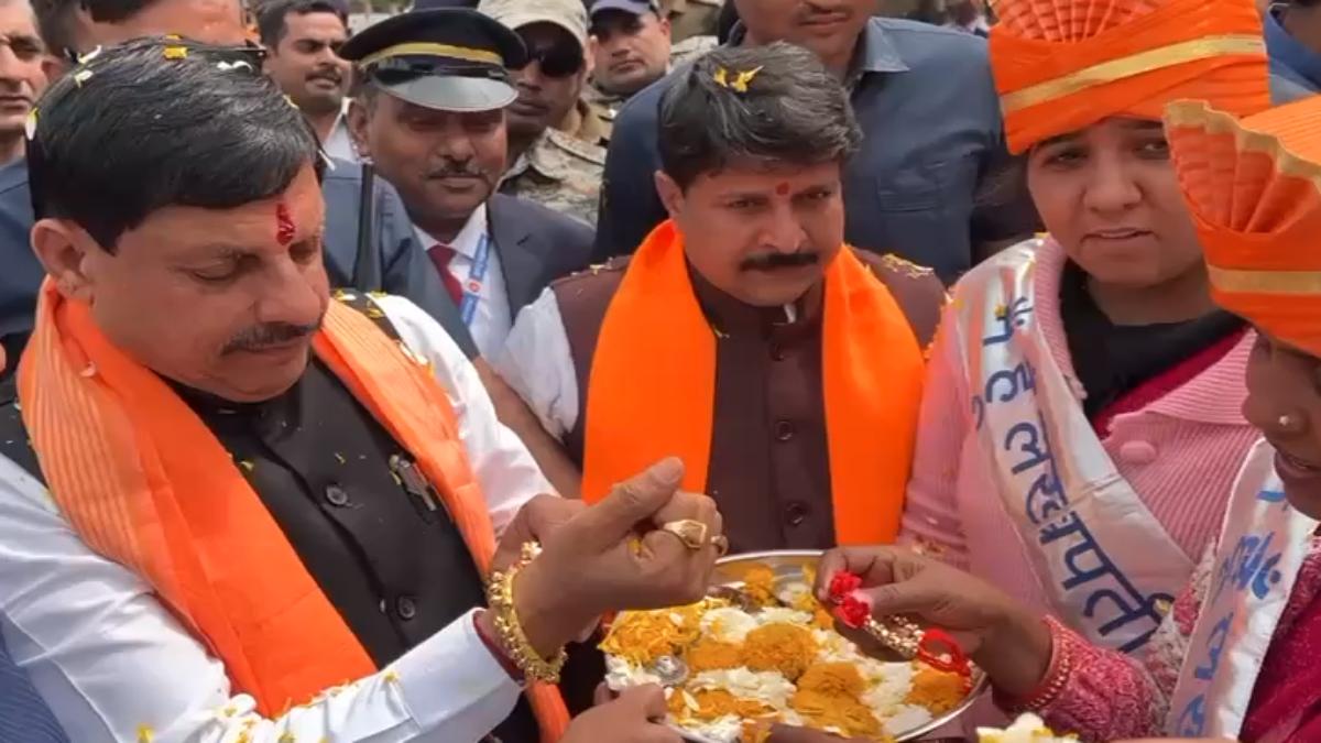 CM मोहन ने सीहोर को दी करोड़ों के विकास कार्यों की सौगात: निकाली जन आभार यात्रा, लाडली बहनों ने बांधी राखी
