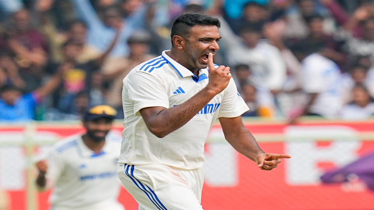 Ashwin ने टेस्ट में 500 विकेट पूरे कर रच दिया इतिहास, इन दिग्गज खिलाड़ियों को पछाड़कर निकल गए आगे…