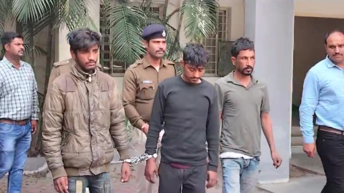 अंतरराज्यीय चोर गिरोह के 3 बदमाश राजस्थान से गिरफ्तार: पुलिस ने फेरीवाला बनकर पकड़ा, 5 चोरियों का खुलासा