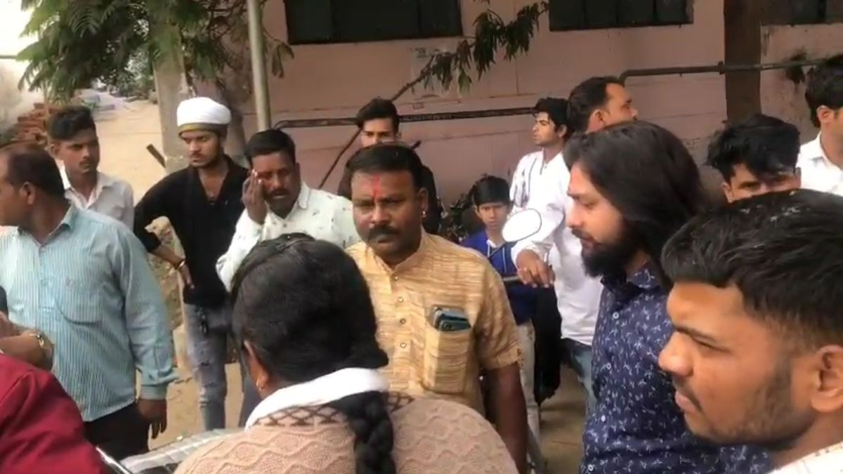 MP में धर्मांतरण: 7 के खिलाफ FIR, गिरफ्तार 6 लाेगों में 5 पुरुष और 1 महिला शामिल, एक आरोपी फरार
