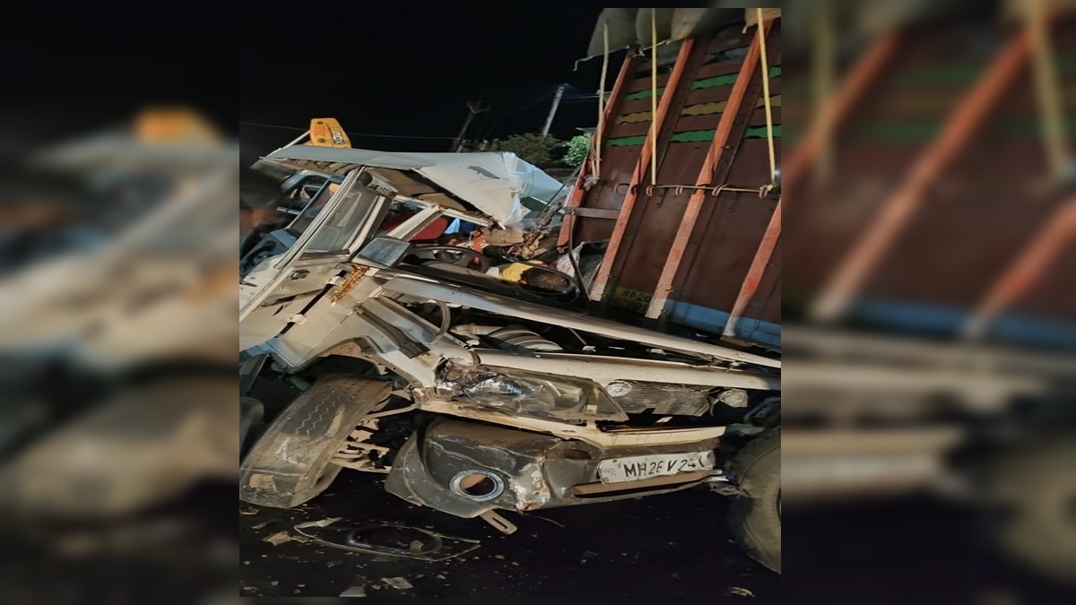 MP में बड़ा सड़क हादसा: खड़े ट्रक से टकराई तेज रफ्तार  कार, 3 लोगों की मौके पर मौत