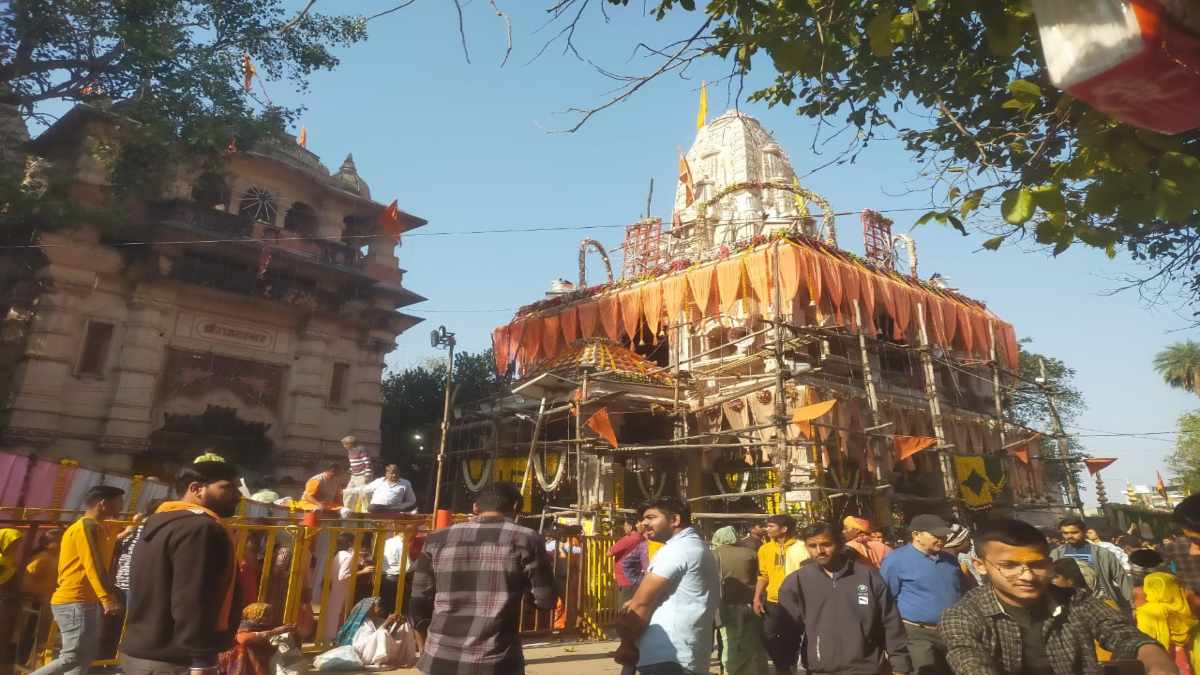 Mahashivratri Special: 300 साल प्राचीन अचलेश्वर मंदिर में अटूट आस्था, अचलनाथ को राजा महाराजा और अंग्रेज भी नहीं हिला पाए थे