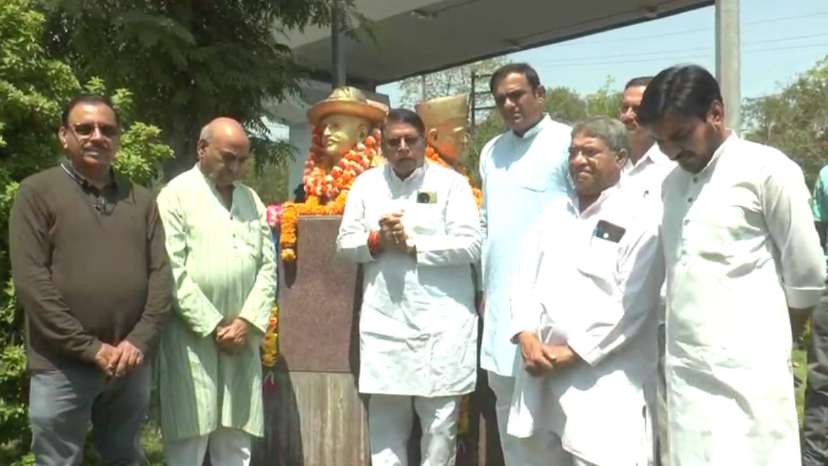 कांग्रेस ने मनाया शहीद दिवस: स्वतंत्रता संग्राम सेनानी भगत सिंह, राजगुरु और सुखदेव को नेताओं ने दी श्रद्धांजलि