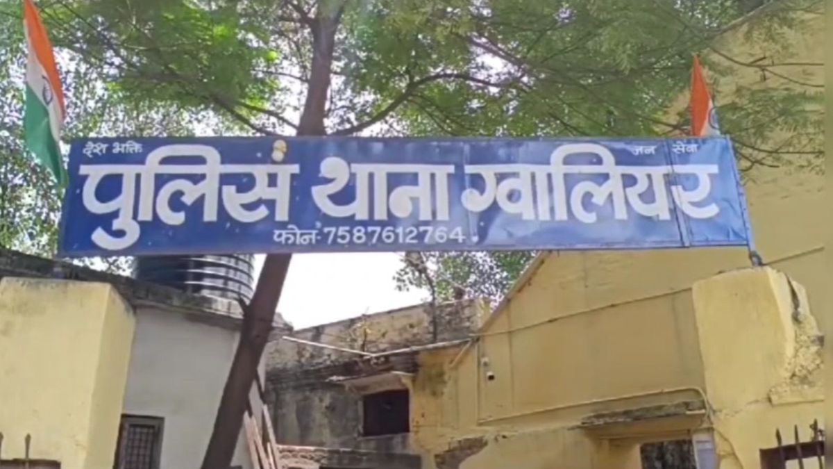 कारोबारी के घर डकैती की साजिश नाकामः 4 बदमाश गिरफ्तार, 1 फरार, आरोपियों से कट्टा, तलवार जब्त