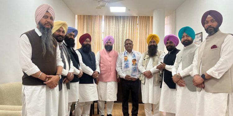 पंजाब : कांग्रेस नेता कटारिया ‘आप’ में हुए शामिल