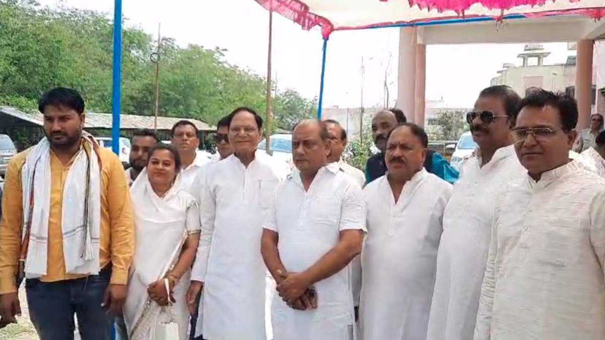 कांग्रेस में टिकट वितरण को लेकर नाराजगी! बालाघाट में सम्राट सरस्वार ने भरा नामांकन, विधायक सहित जिला अध्यक्ष सहित रहे गैर मौजूद