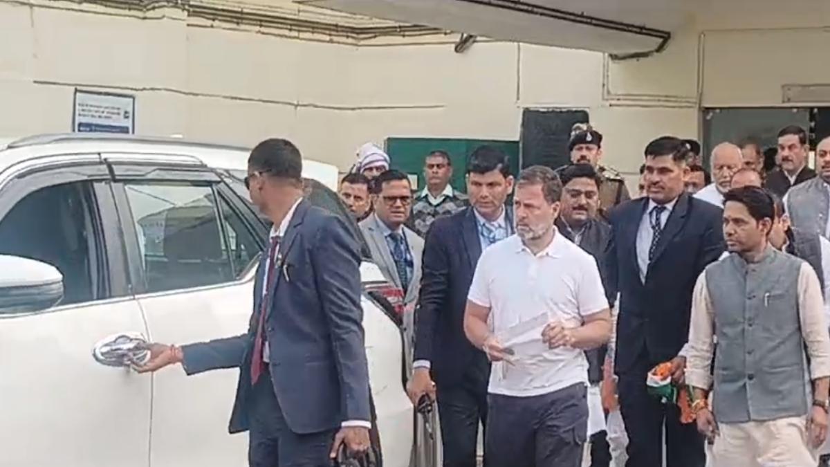 खराब मौसम के कारण नहीं उड़ पाया हेलीकॉप्टर: ग्वालियर पहुंचे राहुल गांधी, सड़क मार्ग से शिवपुरी के लिए हुए रवाना, न्याय यात्रा में होंगे शामिल