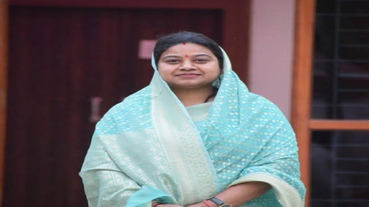 बीजेपी नेता से शादी के बाद छोड़ी कांग्रेस, 2019 में सांसद बनी, पार्टी ने फिर जताया भरोसा, जानिए हिमाद्री सिंह का दिलचस्प राजनीतिक सफर
