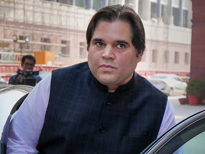 Loksabha Election 2024: टिकट कटने के डर से वरुण गांधी ने बनाई चुनावी सेना, गैर भाजपाई 900 लोग शामिल