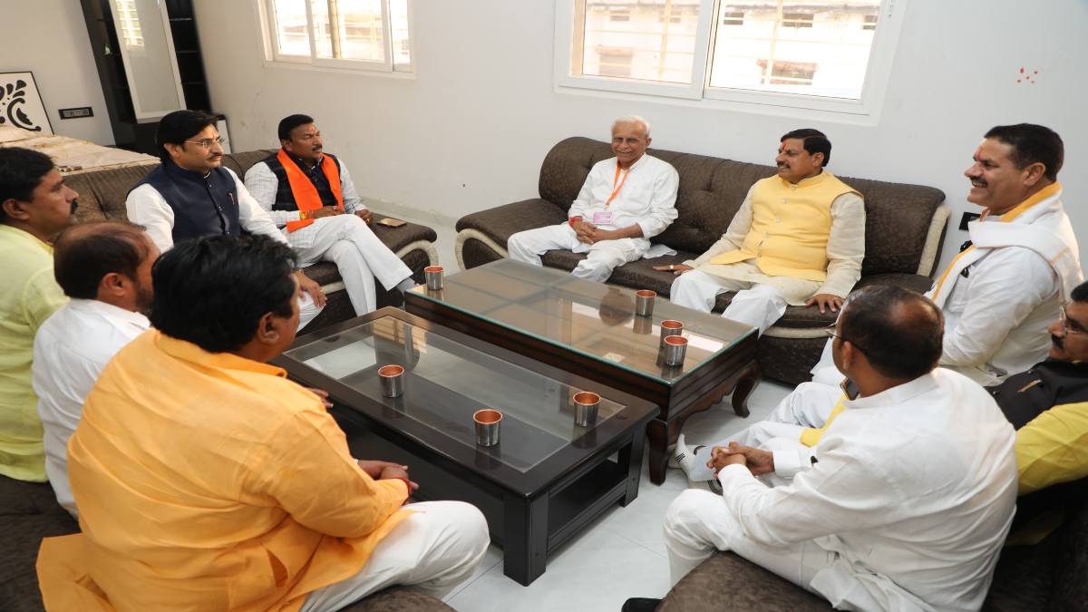 Lok Sabha Elections: CM मोहन ने प्रत्याशियों को दिया जीत का मंत्र, प्रबंधन समिति की बैठक में हुए शामिल