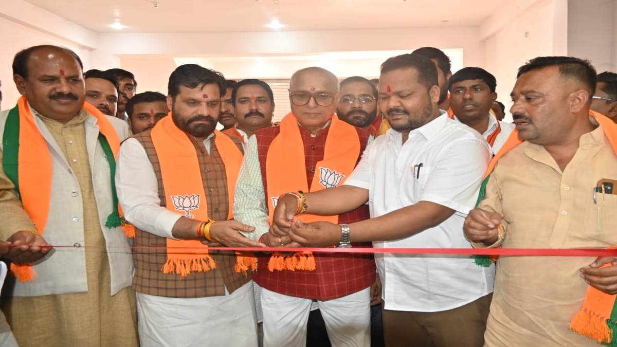 लोकसभा प्रत्याशी डॉ राजेश मिश्रा का भव्य स्वागत: कार्यालय का किया उद्घाटन, BJP नेता बोले- ‘बूथ जीतो, चुनाव जीतो’