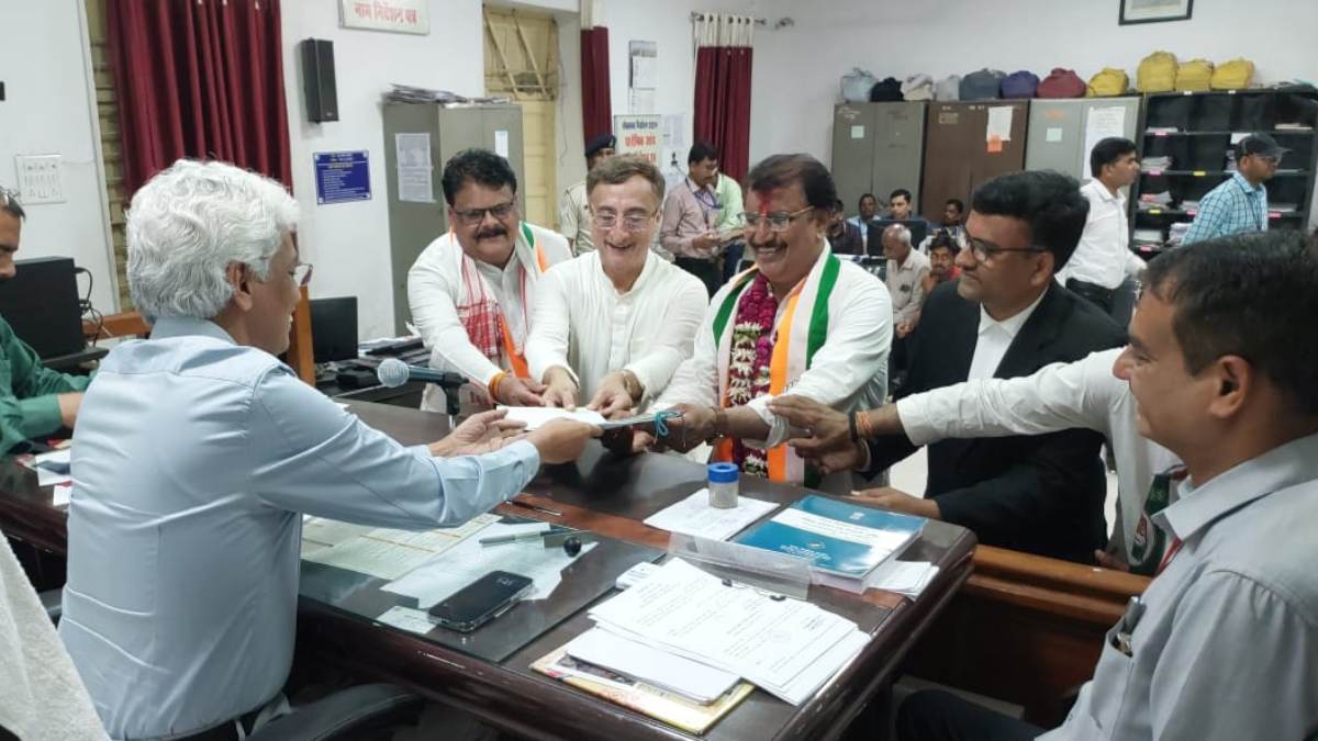 Jabalpur Lok Sabha Seat: कांग्रेस प्रत्याशी दिनेश यादव ने भरा नामांकन, विधायक घनघोरिया बोले- CM के तूफानी दौरे से झलक रही BJP की हार
