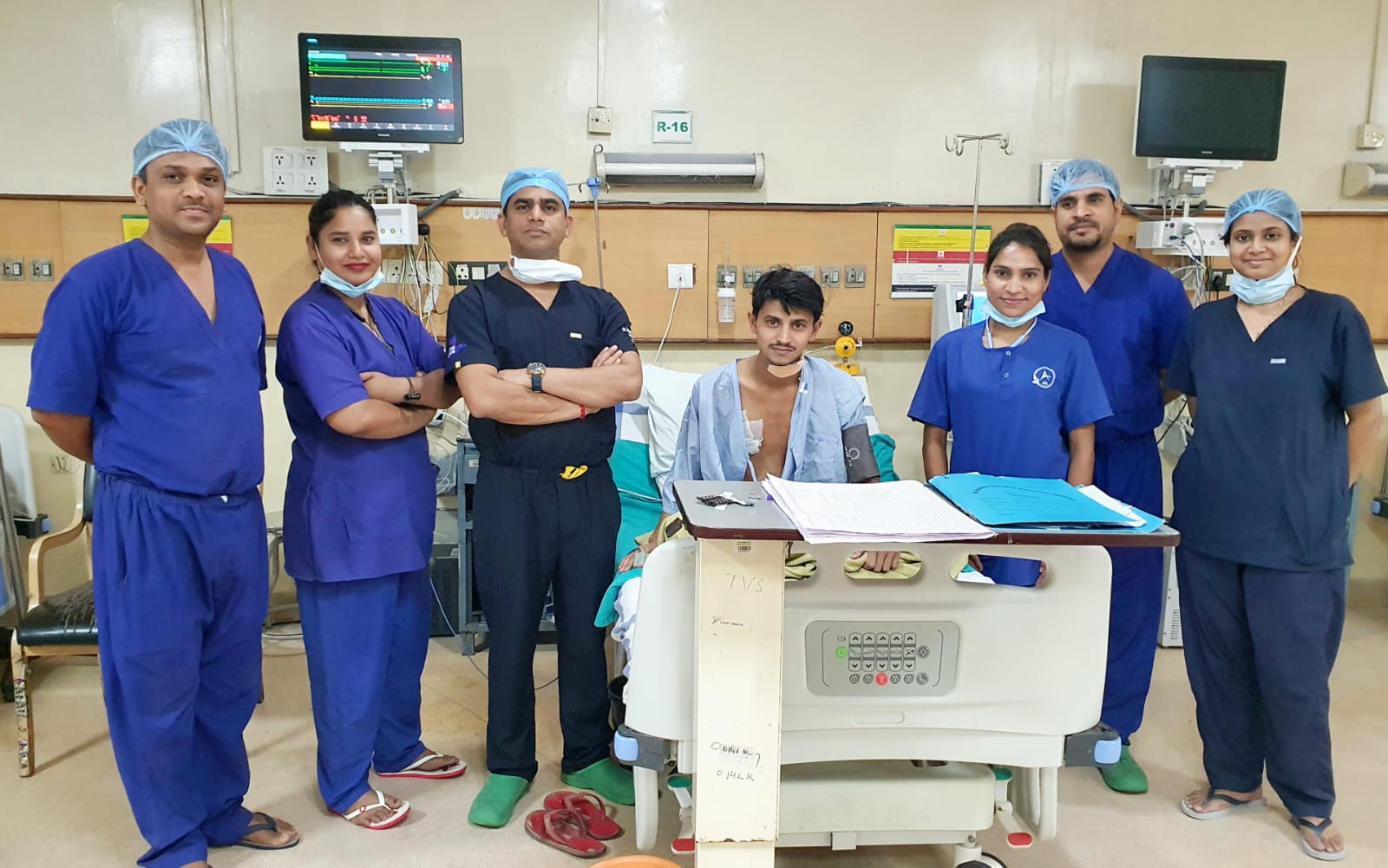 मेडिकल कॉलेज रायपुर के हार्ट, चेस्ट और वैस्कुलर सर्जरी विभाग में 2 इंच के चीरे से 20 वर्षीय मरीज की सफल ओपन हार्ट सर्जरी