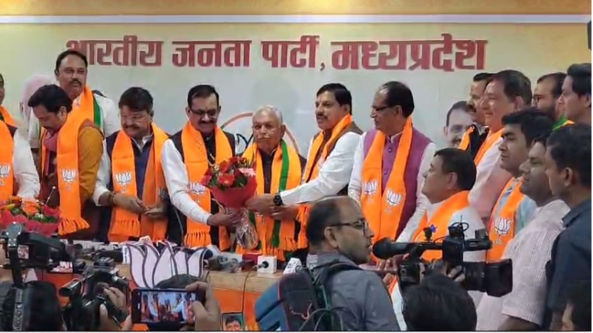 MP BREAKING: पूर्व केंद्रीय मंत्री सुरेश पचौरी, संजय शुक्ला समेत दर्जन भर से ज्यादा कांग्रेसी नेता बीजेपी में हुए शामिल