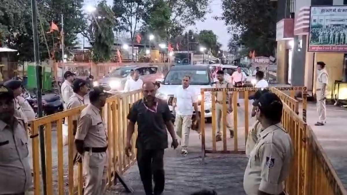 Dhar Bhojshala Survey: भोजशाला सर्वे का आज 10वां दिन, अवकाश के दिन भी मुस्तैदी से पहुंची टीम
