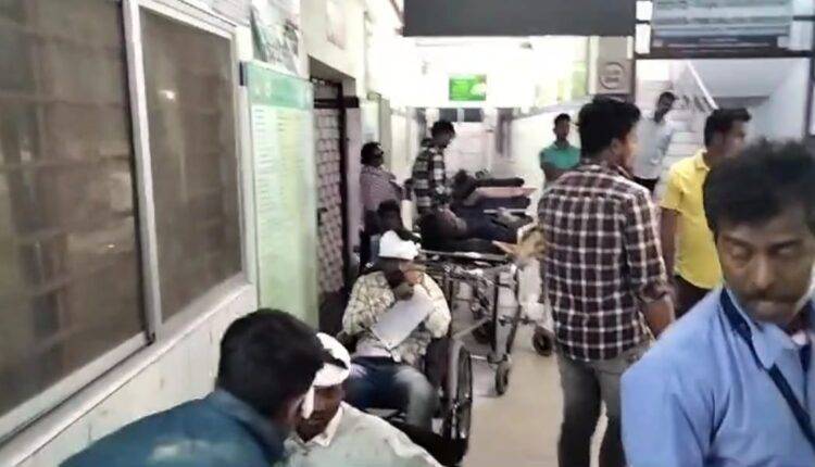 सुंदरगढ़ : बारातियों को ले जा रहा वाहन पलटने से तीन की मौत, 15 घायल