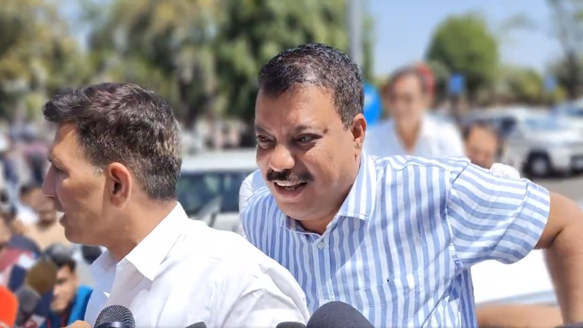 वल्लभ भवन अग्निकांड मामला: 6 घंटे की मेहनत के बाद आग पर पाया गया काबू, सचिवालय के सामने धरने पर बैठे PCC चीफ और नेता प्रतिपक्ष, कहा- जानबूझकर लगाई गई आग