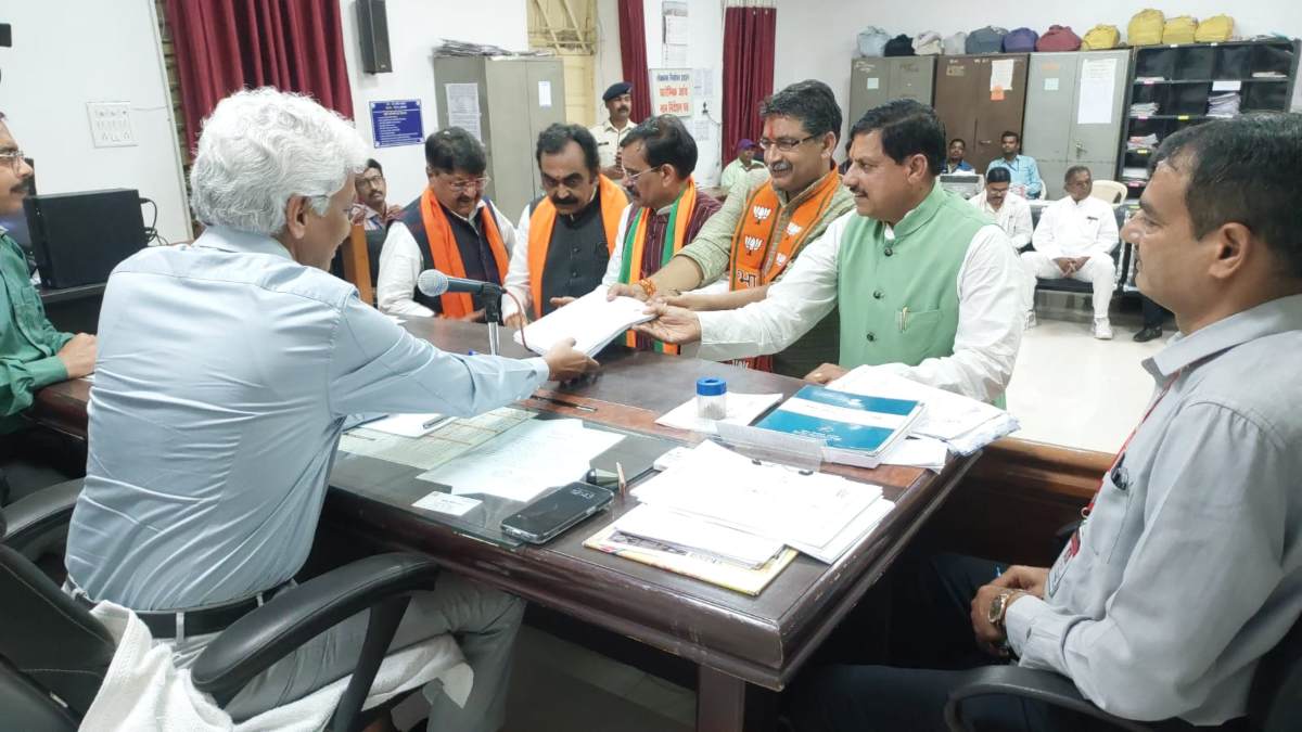 Jabalpur Lok Sabha Seat: बीजेपी प्रत्याशी ने दाखिल किया नामांकन; CM मोहन, वीडी शर्मा और मंत्री राकेश सिंह हुए शामिल, मुख्यमंत्री बोले- पहले से ही जीत तय