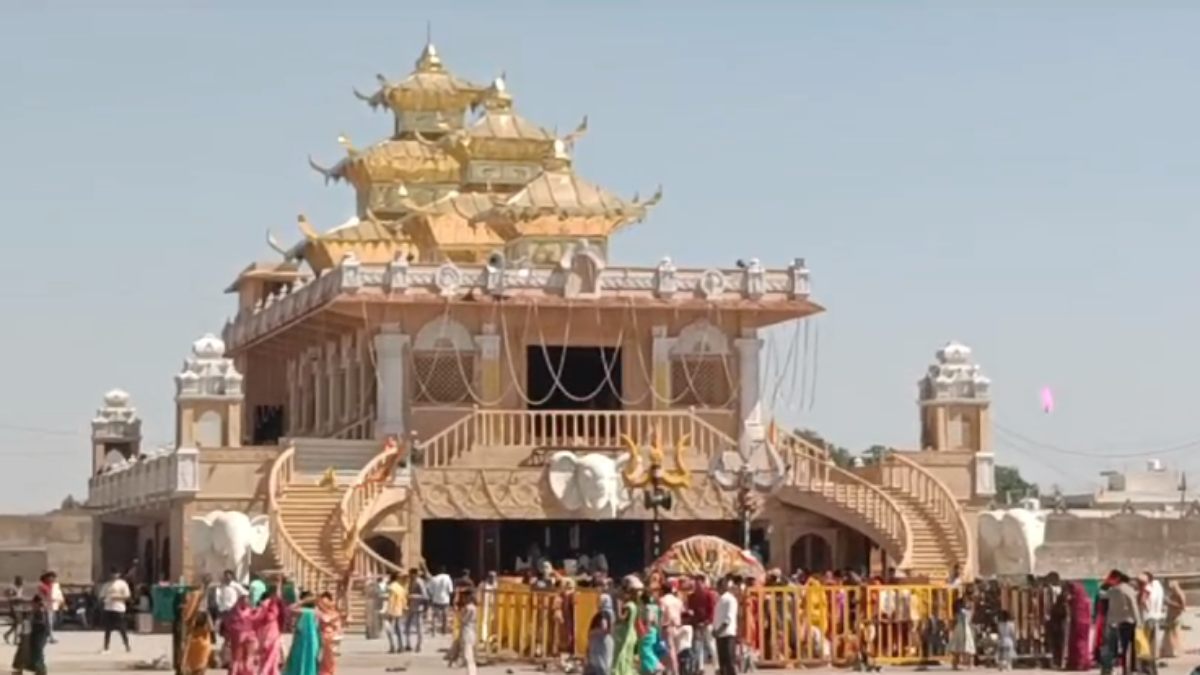 BIG BREAKING: कुबरेश्वर धाम में रुद्राक्ष महोत्सव के दौरान बुजुर्ग की मौत, मचा हड़कंप  