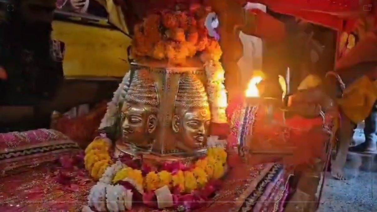 तीर्थ नगरी में रंग पंचमी की धूम: बाबा ओंकारेश्वर को लगाए रंग–गुलाल, दर्शन के लिए उमड़ी श्रद्धालुओं की भीड़