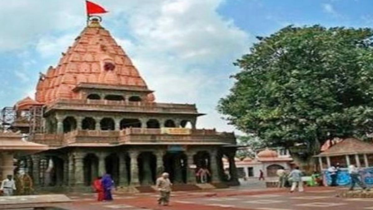 महाकाल मंदिर में VIP पास के नाम पर ठगी: गुजरात-यूपी से आए श्रद्धालुओं को बेचा फर्जी पास, भक्तों की भावना का फायदा उठाकर बनाया शिकार