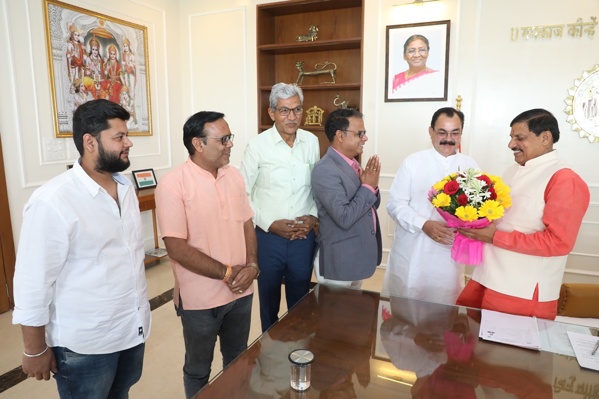 ‘…तो खाली रह जाएंगे 80 प्रतिशत वेयरहाउस’, CM मोहन से मिलने पहुंचे Warehouse Owner Association के पदाधिकारी, मुख्यमंत्री ने जल्द समाधान का दिया आश्वासन