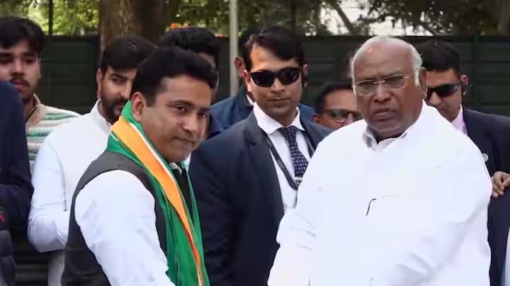 Rajasthan News: राजस्थान में भाजपा को लगा बड़ा झटका, राहुल कस्वां कांग्रेस में हुए शामिल, कहा- किसानों की आवाज को किया जा रहा अनसुना