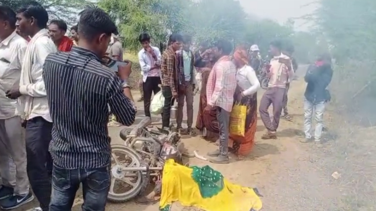 ट्रैक्टर-ट्रॉली ने बाइक को मारी टक्कर: 8 साल के मासूम की मौके पर मौत, दो महिला समेत तीन गंभीर घायल 