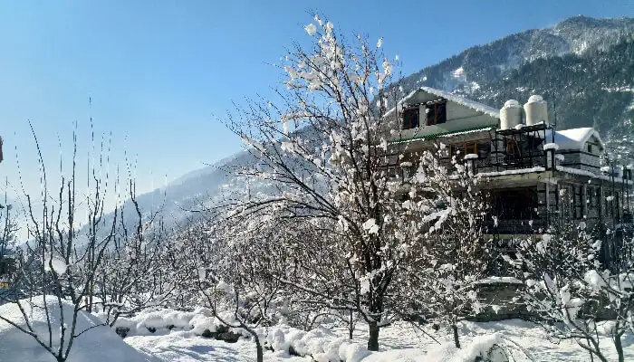 पटियाला-अमृतसर में पारा 30 डिग्री पार, मनाली में हिमपात