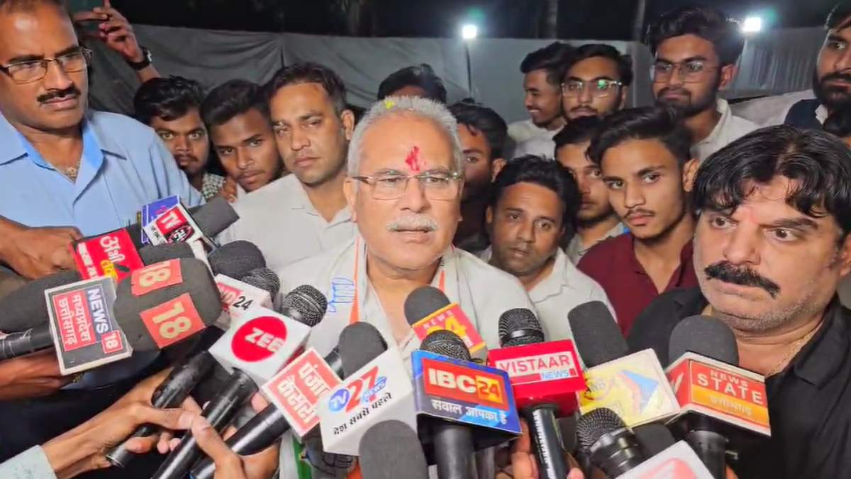 कांग्रेस प्रत्याशी कवासी लखमा पर FIR : भूपेश बघेल ने कहा- शासकीय दुकानों में पीएम मोदी की फोटो लगी थैला का हो रहा वितरण, ये अचार संहिता का उल्लंघन नहीं