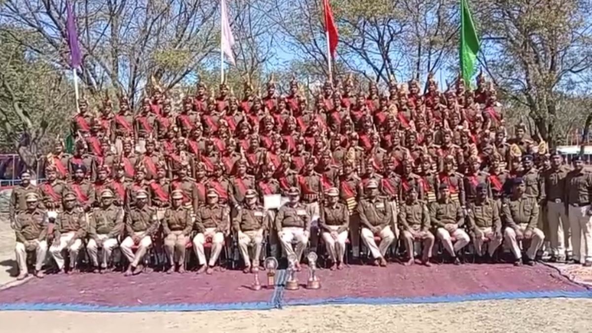 400 नवआरक्षकों का दीक्षांत समारोह: प्रदेश के विभिन्न जिलों में होंगे पदस्थ, देश भक्ति जन सेवा की ली शपथ