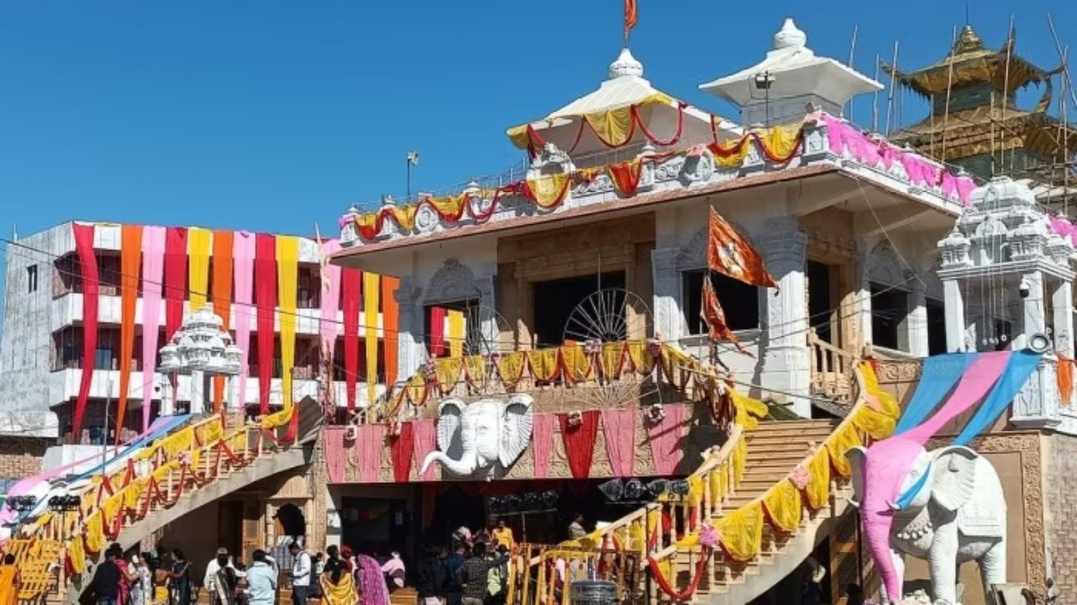 बोर्ड परीक्षा के बीच कुबेरेश्वर धाम में लगी 12 शिक्षकों की ड्यूटी, हाईकोर्ट के आदेश अनुसार- टीचर्स की गैर शिक्षण कार्य में नहीं लगाई जा सकती ड्यूटी