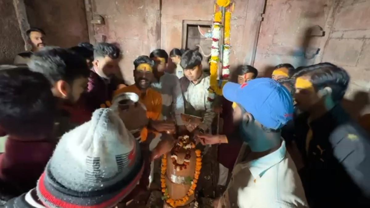 साल में सिर्फ महाशिवरात्रि के दिन खुलते हैं इस मंदिर के ताले, पूर्व CM और पं. प्रदीप मिश्रा के कहने पर भी नहीं मिली थी अनुमति
