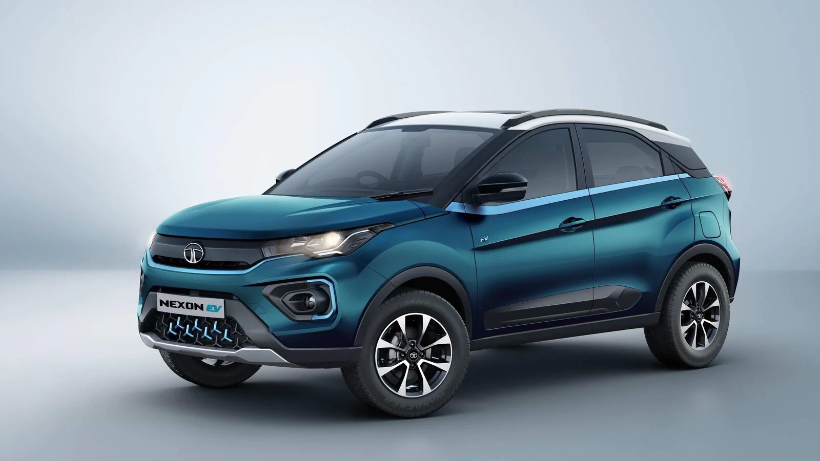 Discount on Tata EVs: टाटा खरीदने वालों के मजे ही मजे, Electric Cars पर दे रही है 3 लाख से भी ज्यादा का डिस्काउंट