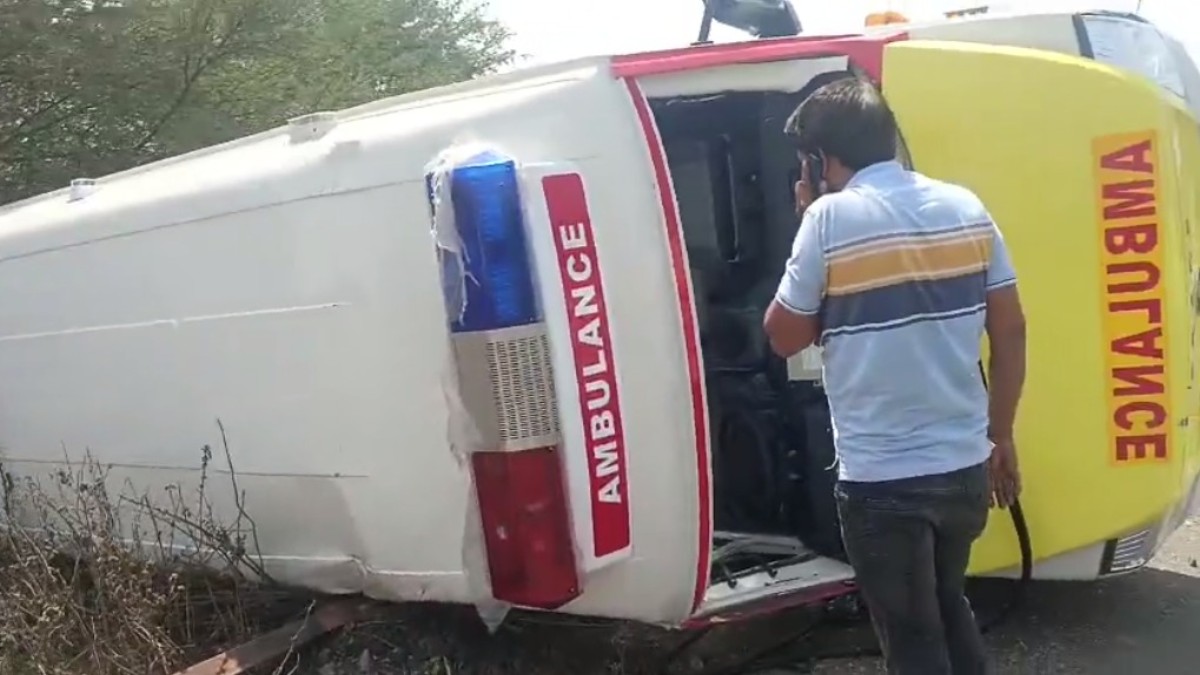 MP Road Accident: एंबुलेंस और लोडिंग वाहन में जोरदार भिड़ंत, हादसे में एक महिला घायल