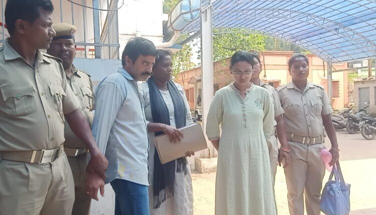 कंबोडिया में बैठकर भारत में करोड़ों की साइबर ठगी, ओडिशा पुलिस ने युवक-युवती को हैदराबाद से किया गिरफ्तार