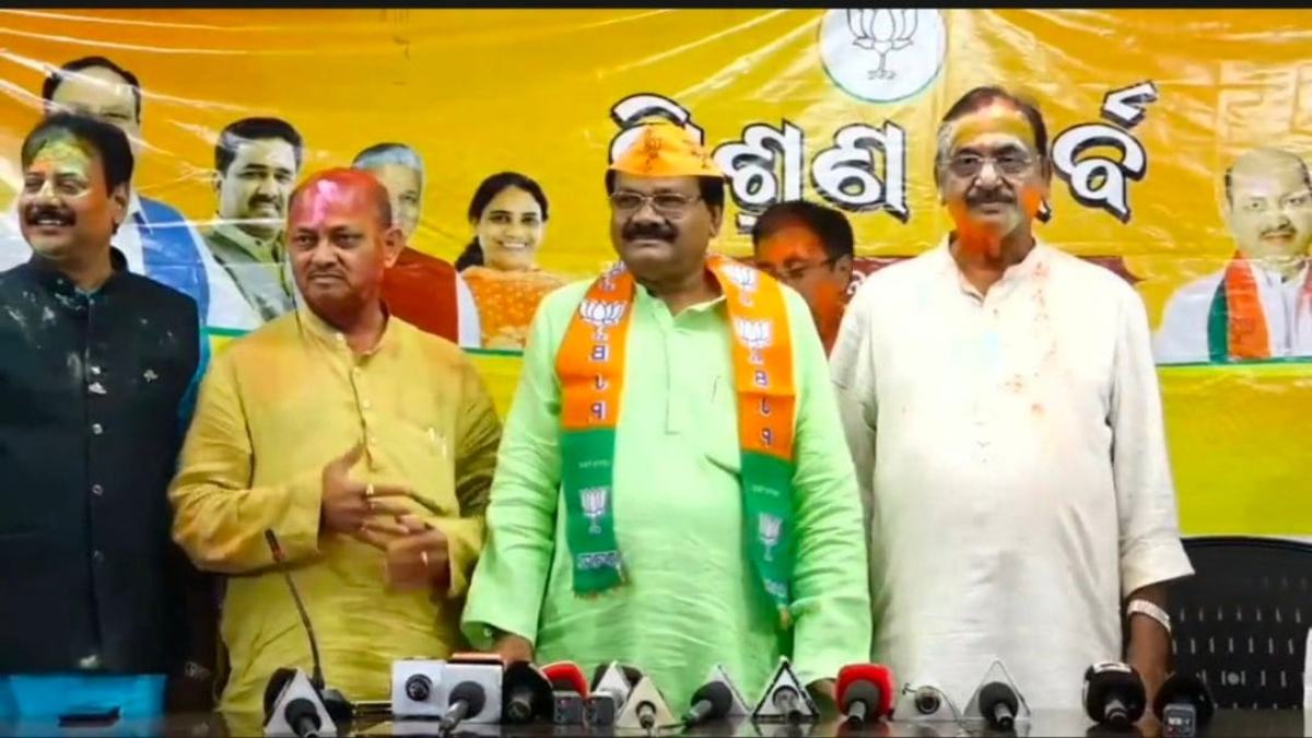 ओडिशा के पूर्व विधायक पूर्ण चंद्र सेठी दोहरे चुनाव से पहले छोड़ा BJD, भाजपा में हुए शामिल…
