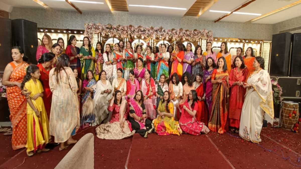 फाग उत्सव: महिलाओं ने खेली फूलों की होली, डांस-फैशन शो प्रतियोगिता का हुआ आयोजन, रेणु देवड़ा ने कही ये बड़ी बात