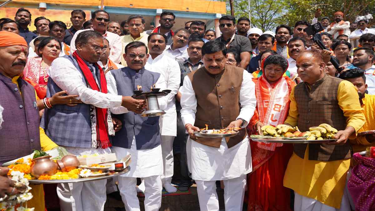 ‘बेईमानों की जगह जेल में है’: फग्गन सिंह कुलस्ते की नामांकन रैली शामिल हुए CM मोहन, कांग्रेस और केजरीवाल पर बोला हमला