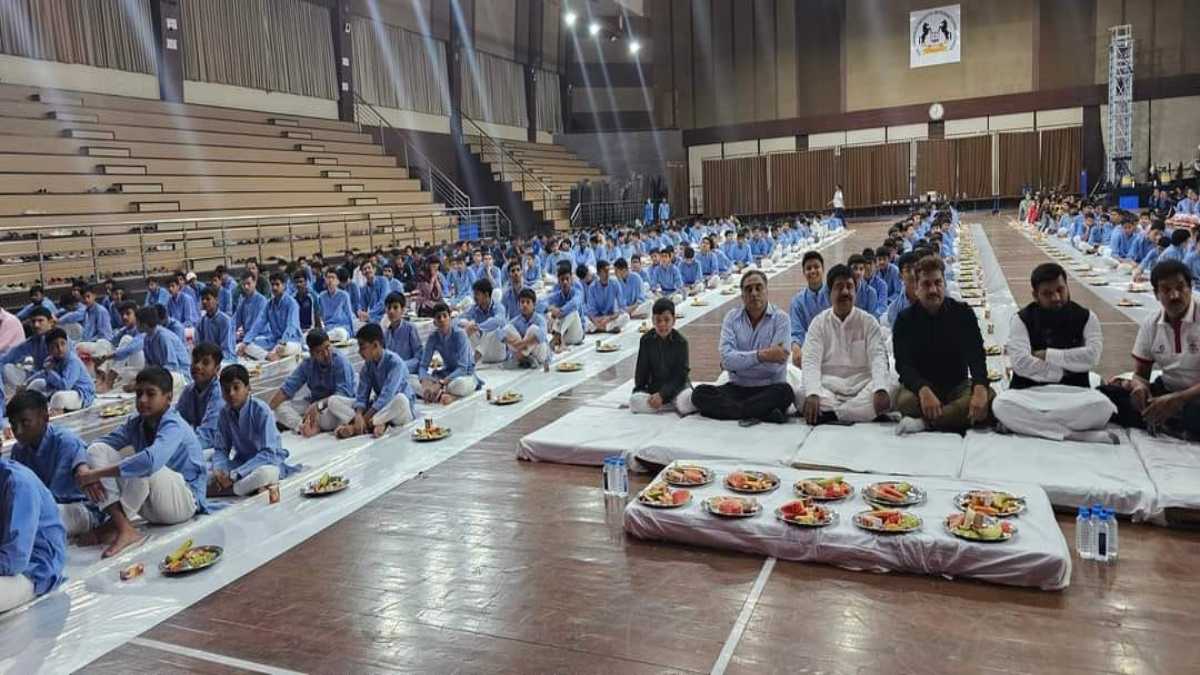स्कूल में बच्चों को कराया रोजा इफ्तार: हिंदू संगठन ने दी चेतावनी, कहा- ‘माफी मांगे नहीं तो करेंगे हनुमान चालीसा का पाठ’