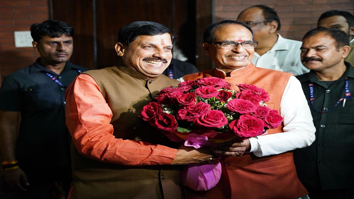 BJP की लिस्ट जारी होते ही शिवराज से मिलने पहुंचे CM मोहन, कहा- मामा के अनुभव का लाभ मिलना ही है, राहुल गांधी पर पूर्व CM बोले- जहां से गुजरे वहां से कांग्रेस गुजर गई