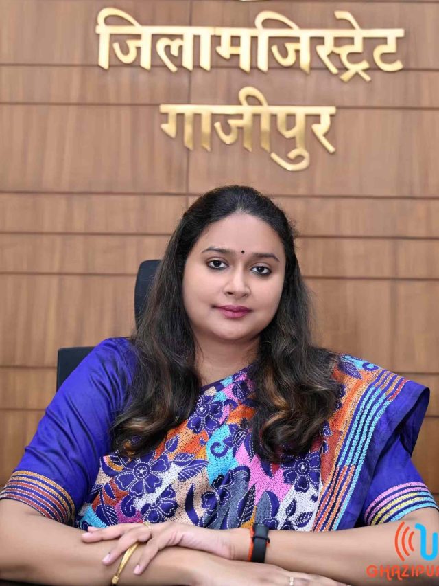 IAS Aryaka Akhoury: कौन हैं गाजीपुर DM आर्यका अखौरी? Viral हो रहा वीडियो