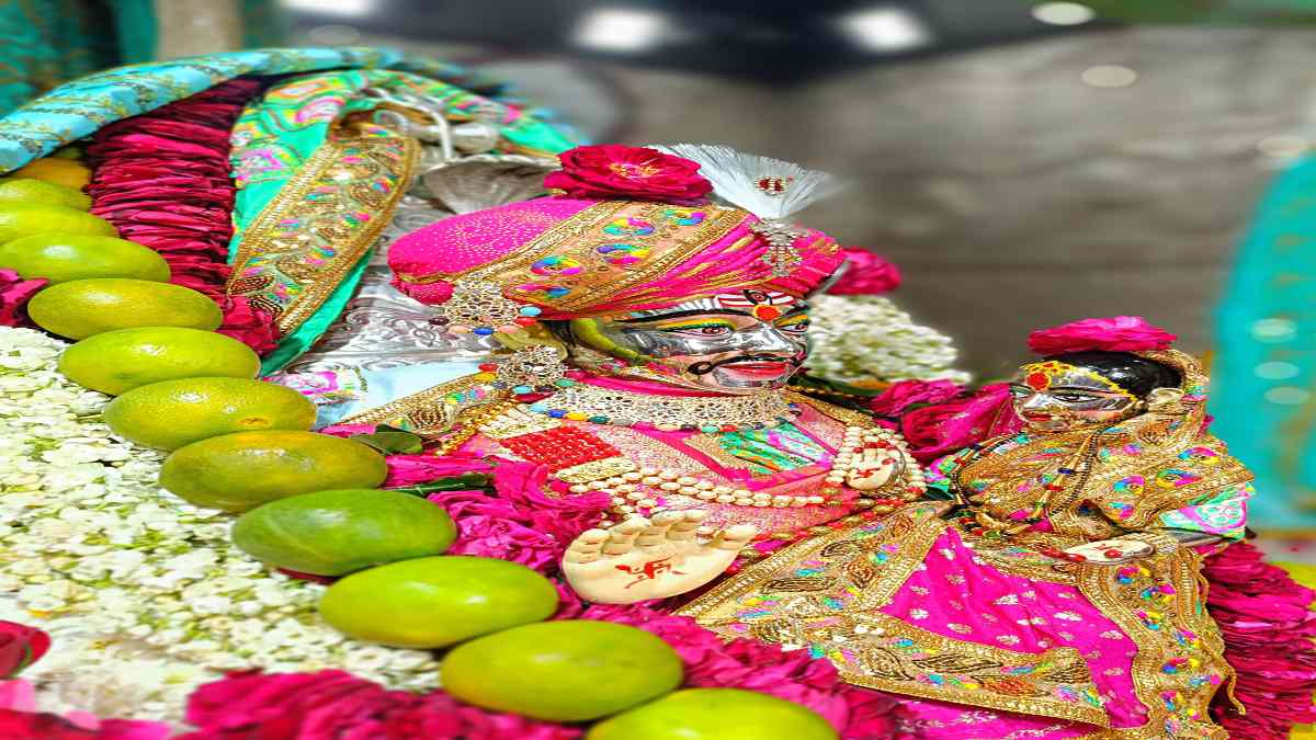 शिवनवरात्रि महोत्सव: कल श्री शिव तांडव स्वरूप में सुसज्जित होंगे बाबा महाकाल, सातवें दिन श्री उमा-महेश स्वरूप में दिए दर्शन