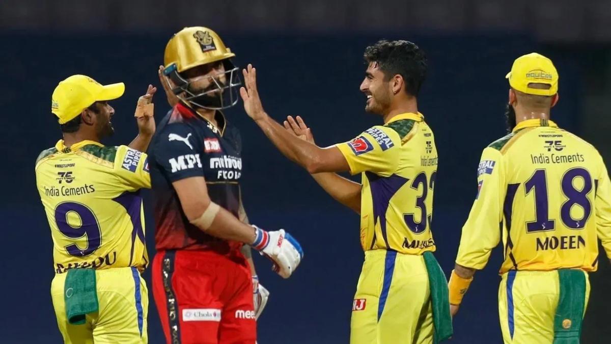 CSK vs RCB IPL 2024: धुरंधरों के बीच मचेगा घमासान, धोनी-कोहली पर रहेगी निगाहें, जानिए Head to Head मुकाबले में कौन किस पर पड़ा भारी…