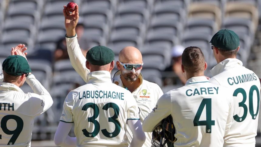 गेंदबाज Nathan Lyon ने बल्लेबाजी में बनाया अनोखा कीर्तिमान, ऐसा करने वाले बने दुनिया के पहले खिलाड़ी