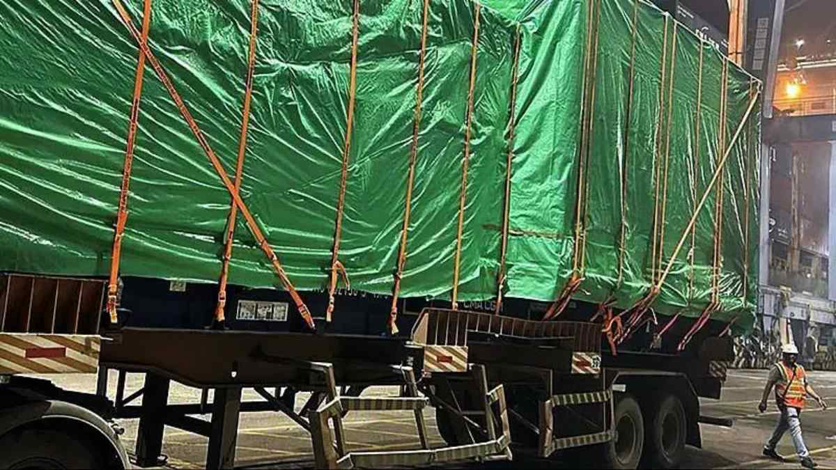 भारतीय सुरक्षा एजेंसियों ने मुंबई में रोका चीनी जहाज, परमाणु हथियार का सामान होने की आशंका